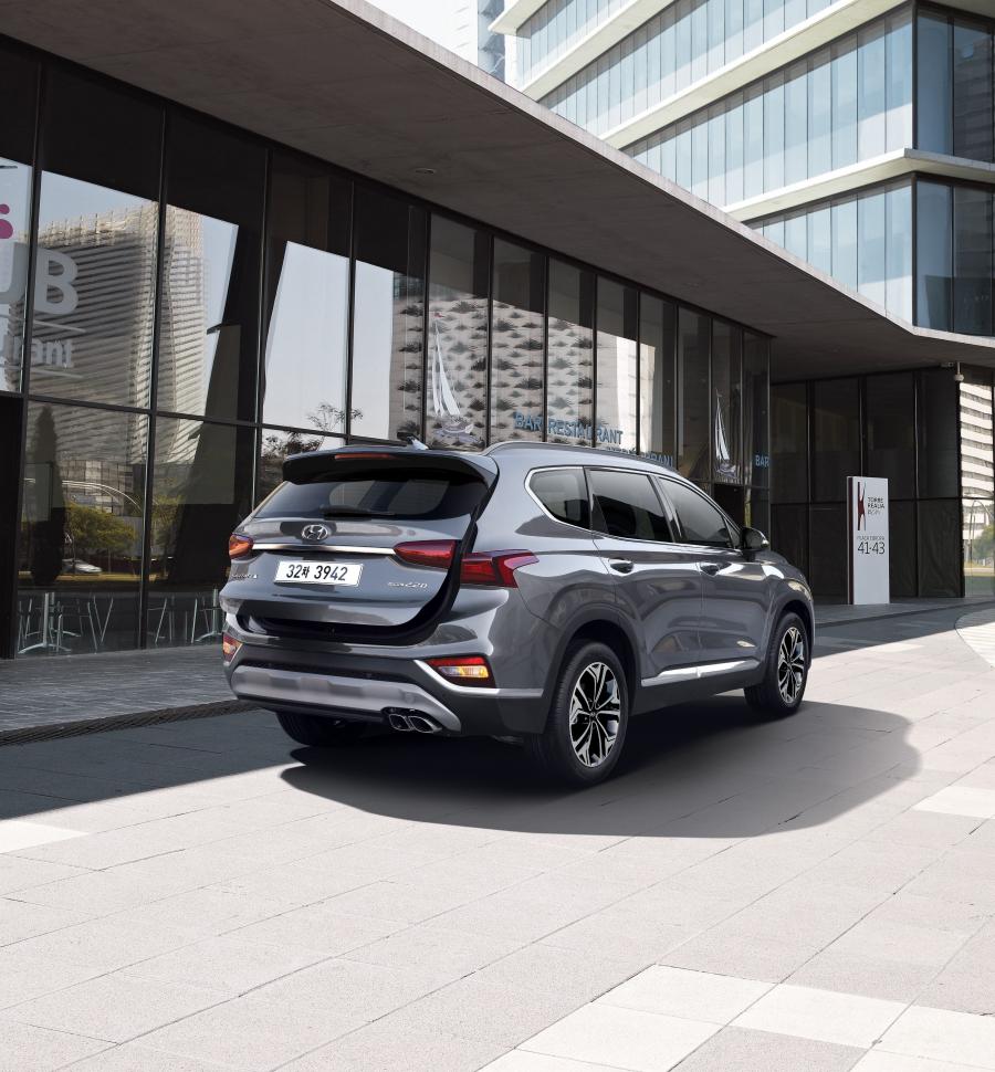  Hyundai Santa Fe 2018 года  (KR) (фото 12 из 56)